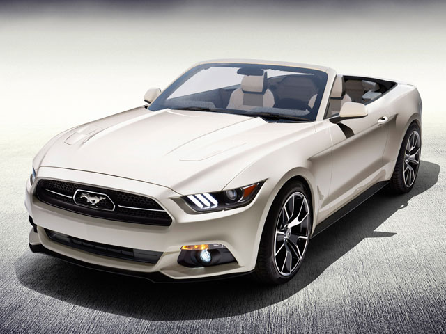 Ford Mustang Convertible, a sporty companion for 4 adults