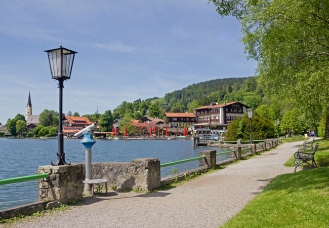 Schliersee Lake and town | Susa Zoom / Shutterstock.com
