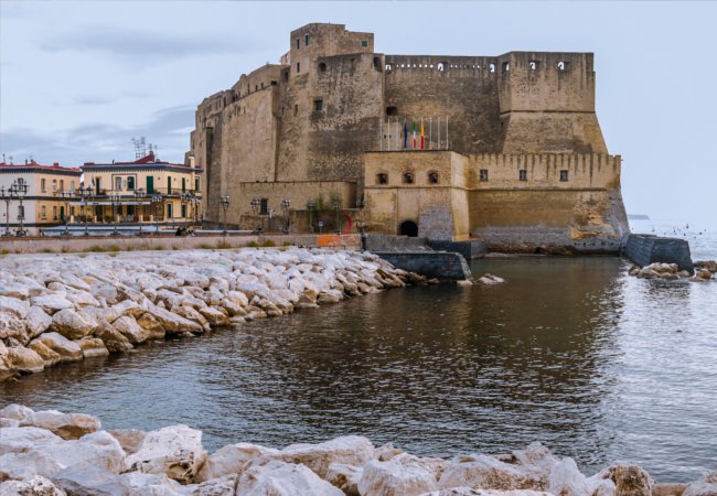 The medieval Castel dell'Ovo |  David Ionut/Shutterstock