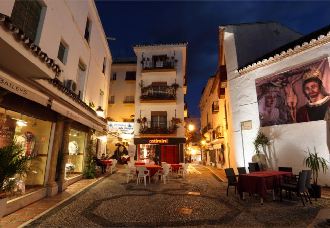 Marbella's exotic nightlife | Philip Lange / Shutterstock.com
