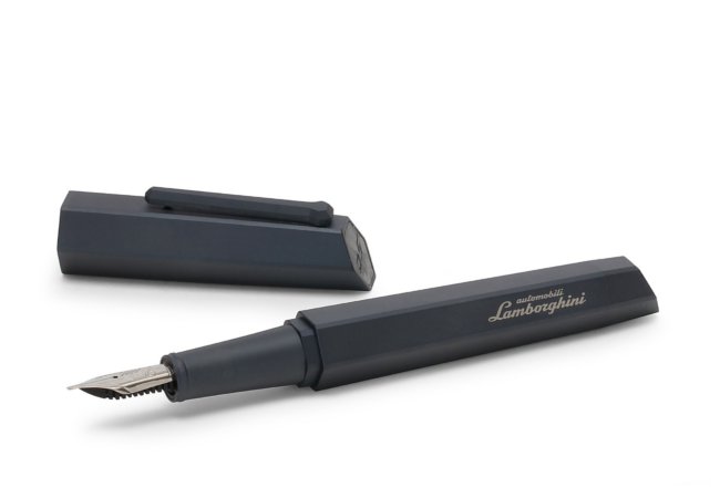 Lamborghini fountain pen for high wealth individuals