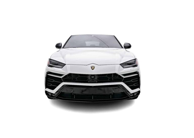 Lamborghini Urus Front view