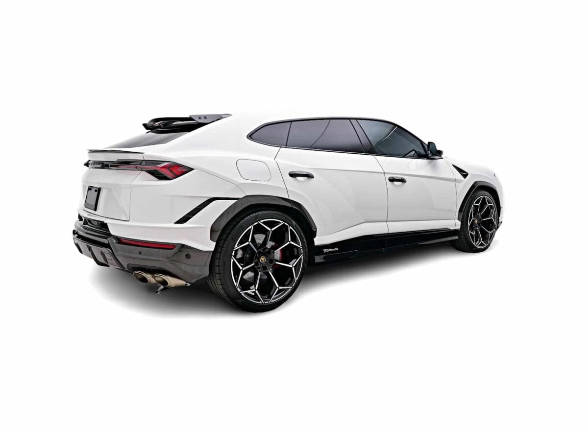 Lamborghini Urus Performante Half side rear view