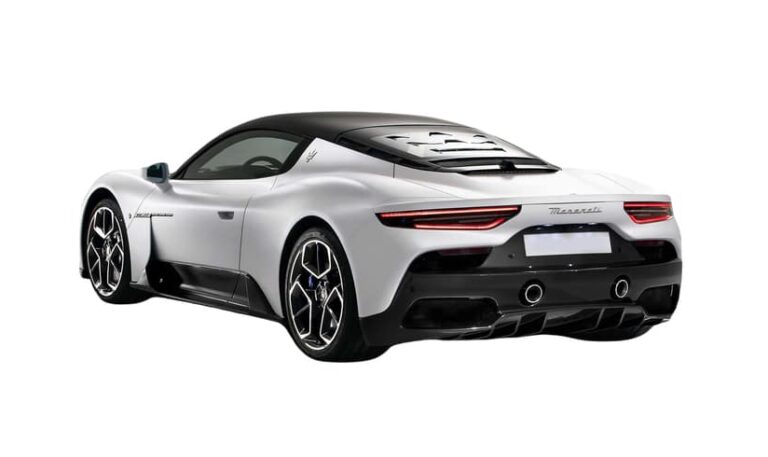 Maserati MC20 Half side rear view