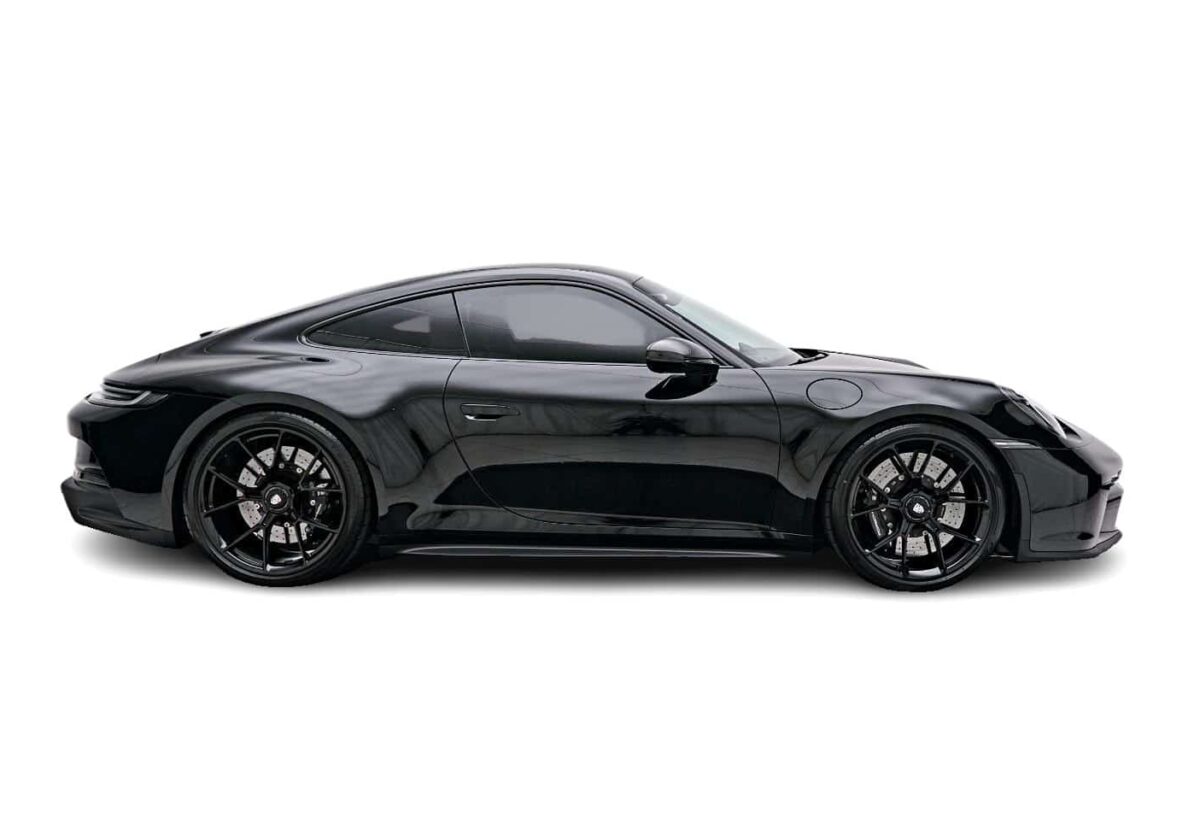 Black Porsche 911 GT3 Side view